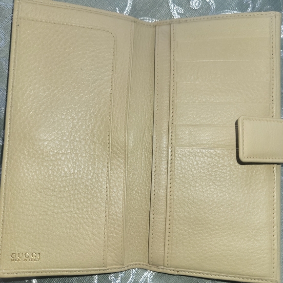 Gucci Cream Leather Walllet - Picture 4 of 10